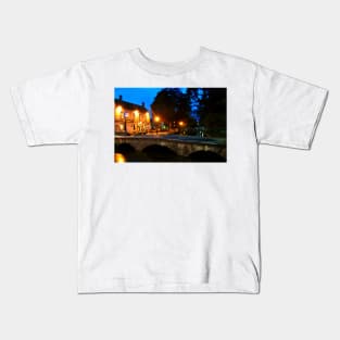 Kingsbridge Inn Bourton on the Water Cotswolds Kids T-Shirt